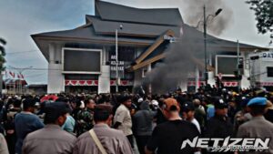 Ketua DPRD dan Wali Kota Balikpapan Temui Massa Aliansi Barak, Tanggapi Isu Lokal dan Nasional