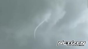 Pusaran Angin Muncul di Langit Handil Manting Batola, Warga Rekam Detik-Detiknya